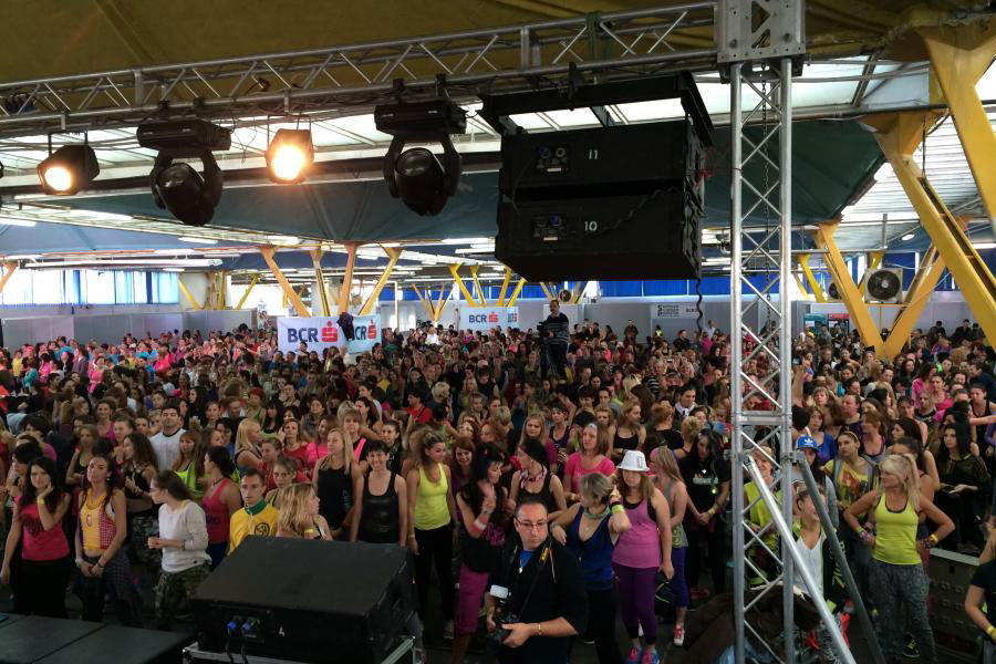 Imagine cu publicul de la show-ul Beto Perez din Cluj