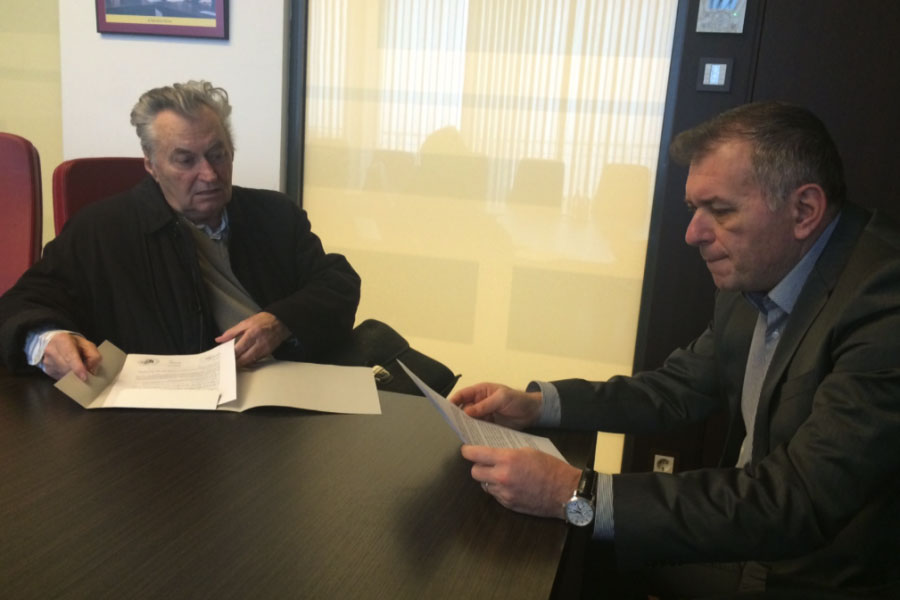 Medicul Ioan Boila la discutii cu Banca Transilvania pentru finantarea policlinicii